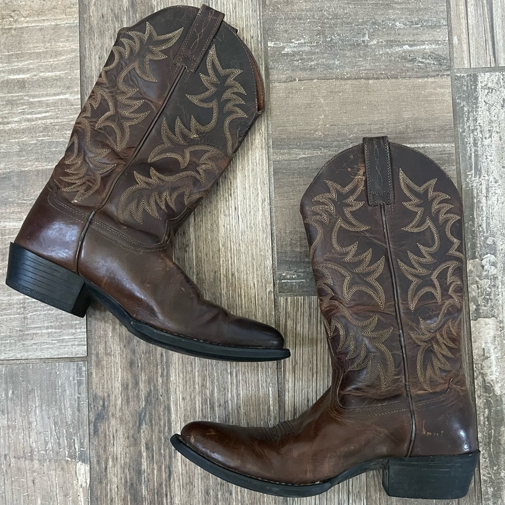 Men’s Heritage R Toe Western Boot size 9.5M